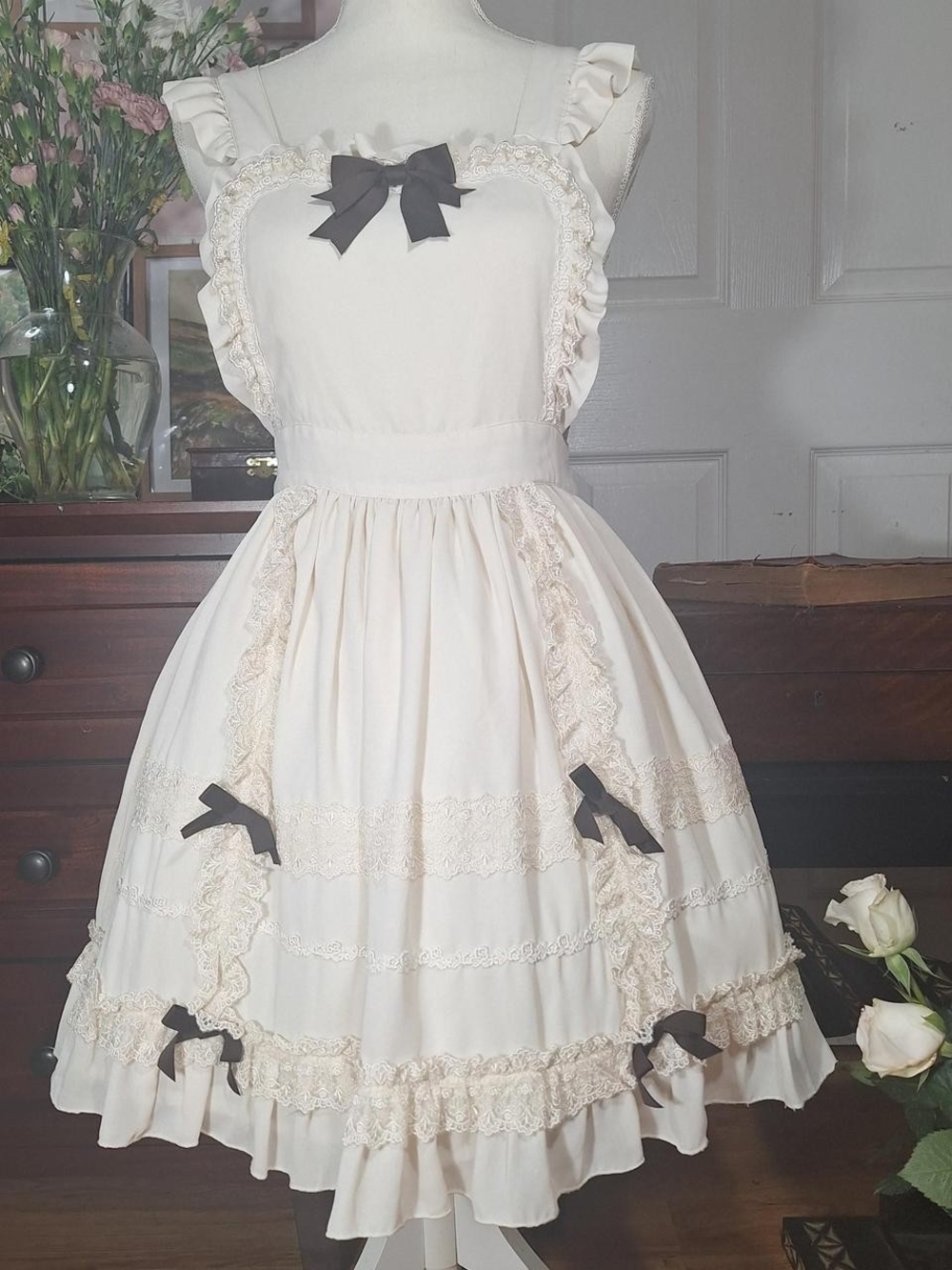 🎀 Innocent World Ivory Crossback Frill Bib JSK 🤍 Classical Lolita Jumper Skirt